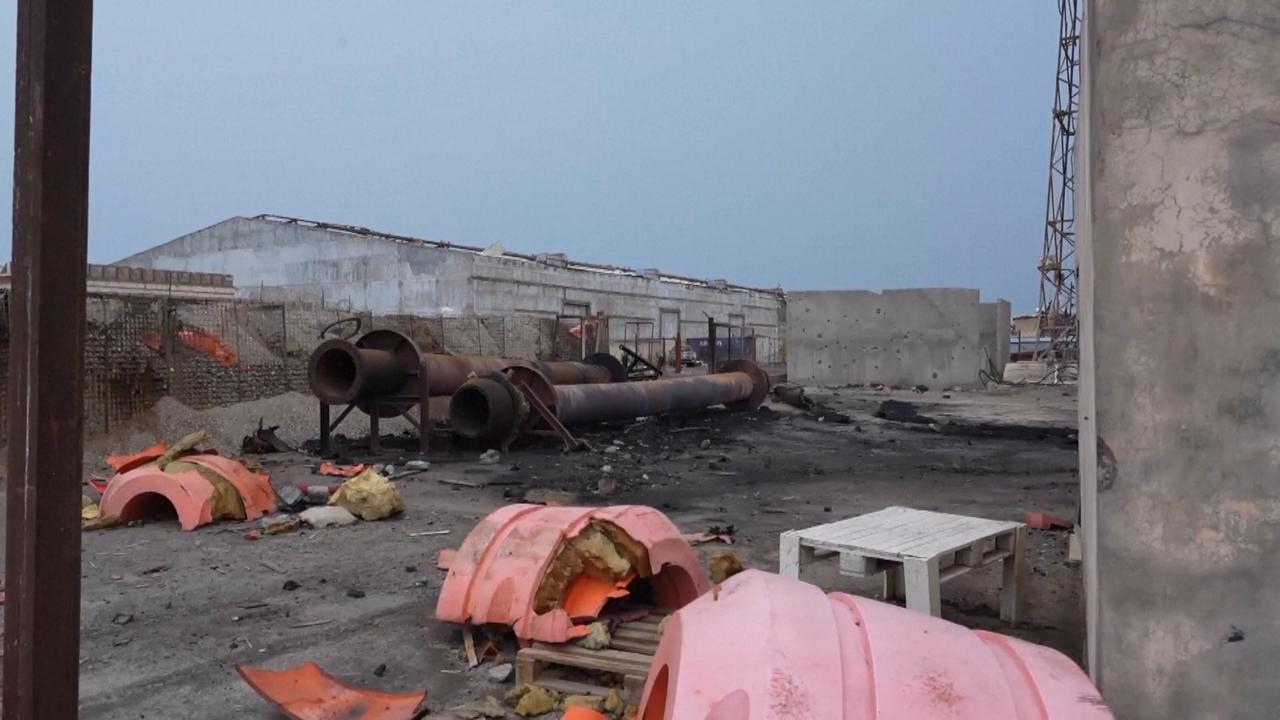 Video thumbnail for Yemen: Houthi strikes halt operation of Yemen's Mocha Port, kill seven.