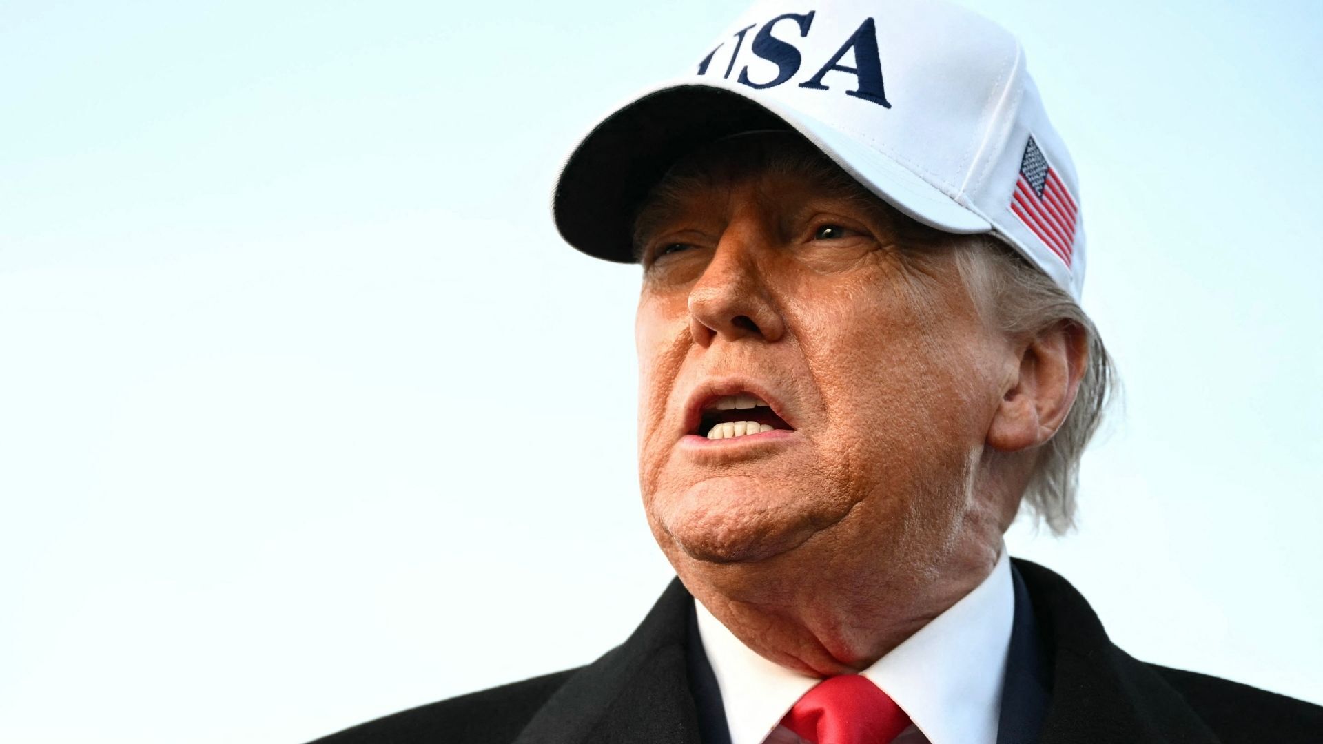 Video thumbnail for Trump cancels US-Iran meetings, urges protesters to ‘keep protesting, help on the way’