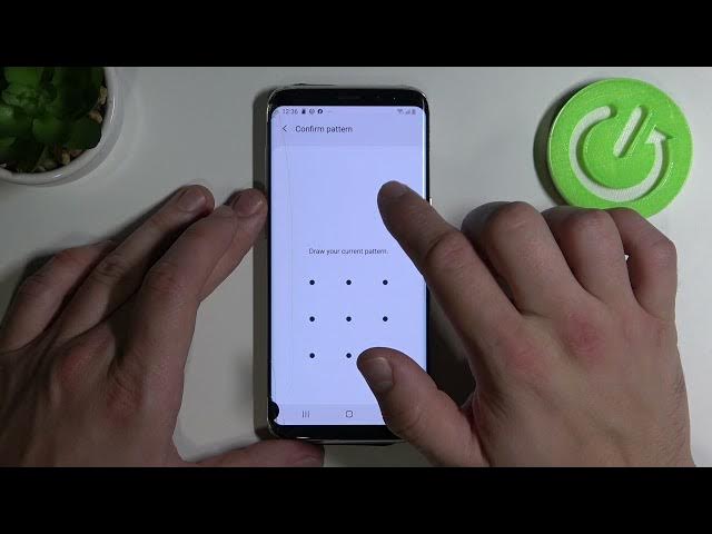 Video thumbnail for How to Remove Pattern Lines in SAMSUNG Galaxy S8 - Hide Patter Lines