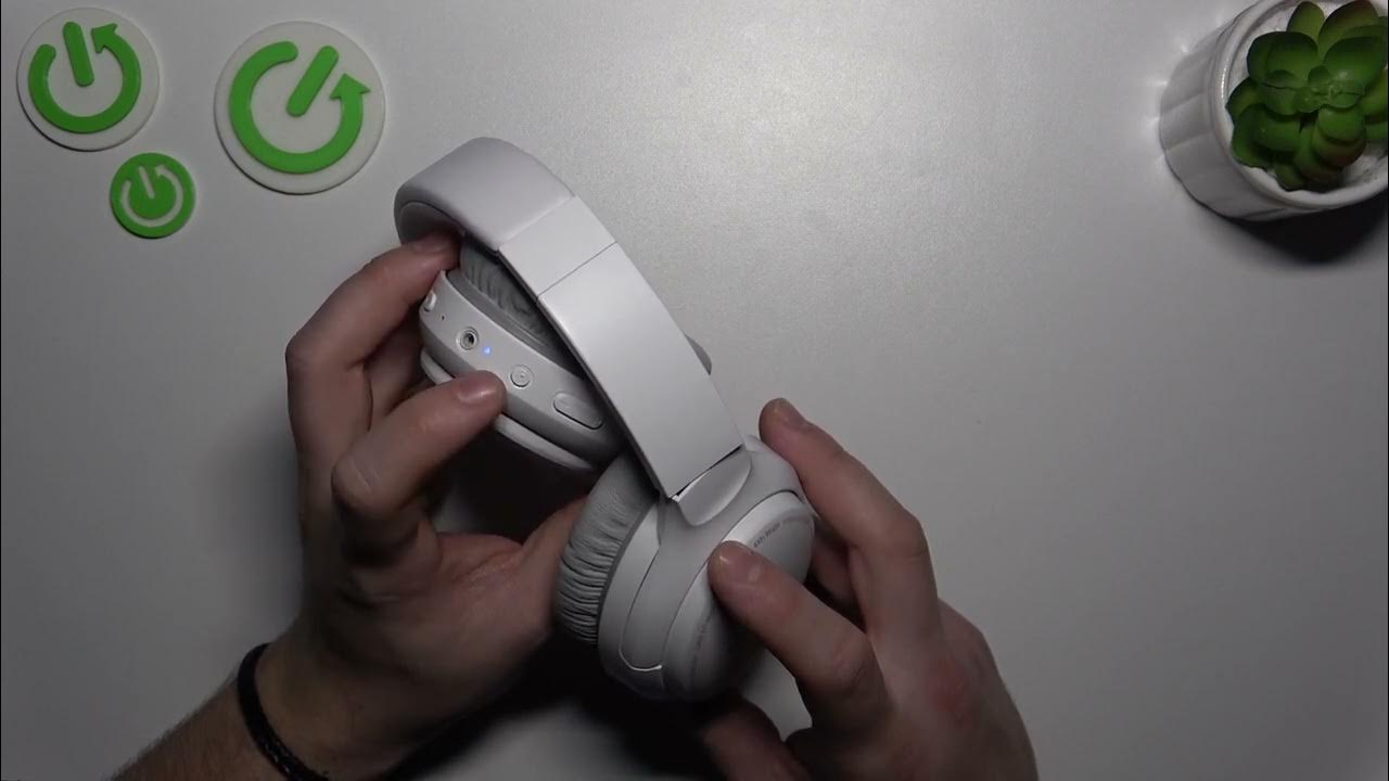 Video thumbnail for How To Power On and Off Your Creative Zen Hybrid Headphones