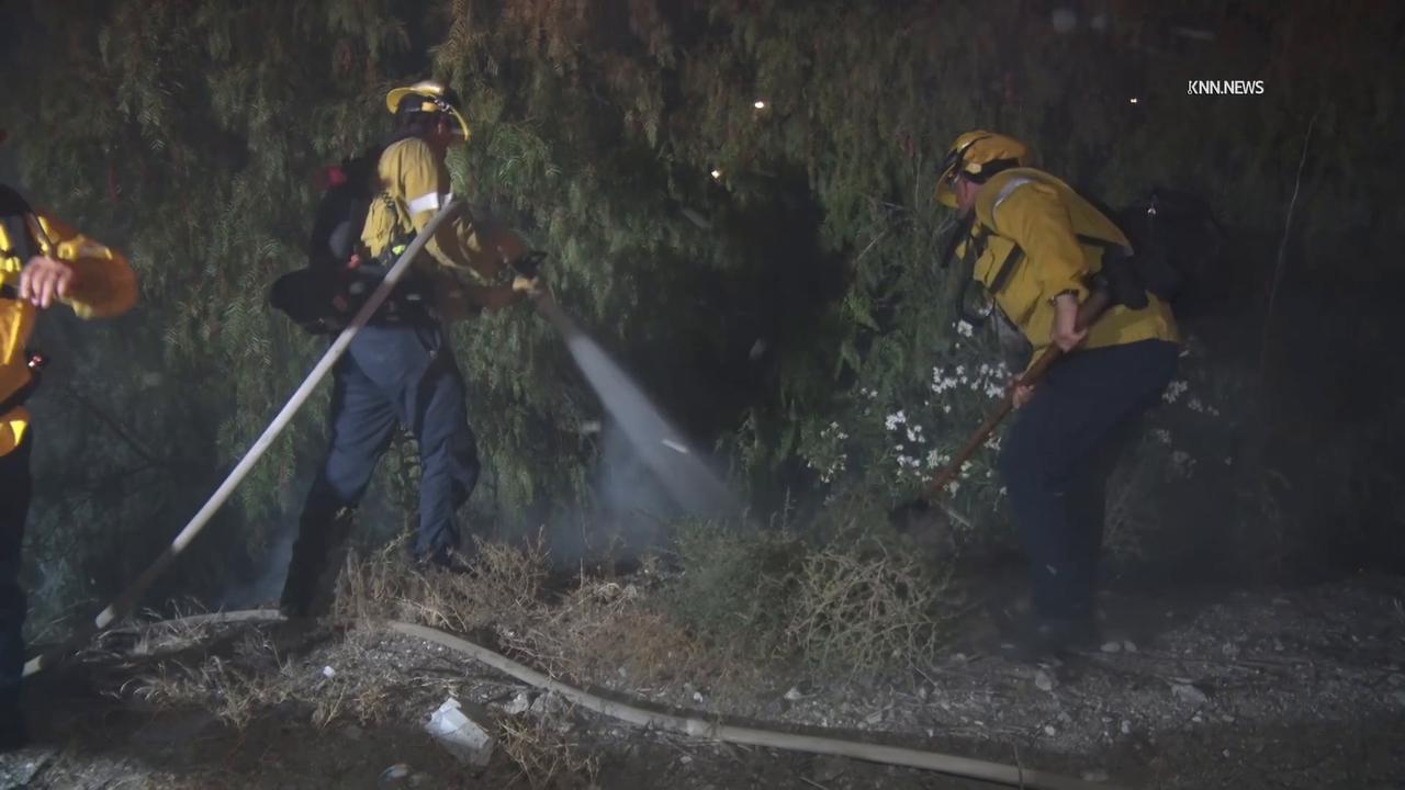 Video thumbnail for US, Los Angeles: Santa Clarita Brush Fire Breaks Out Along the 14 Freeway.