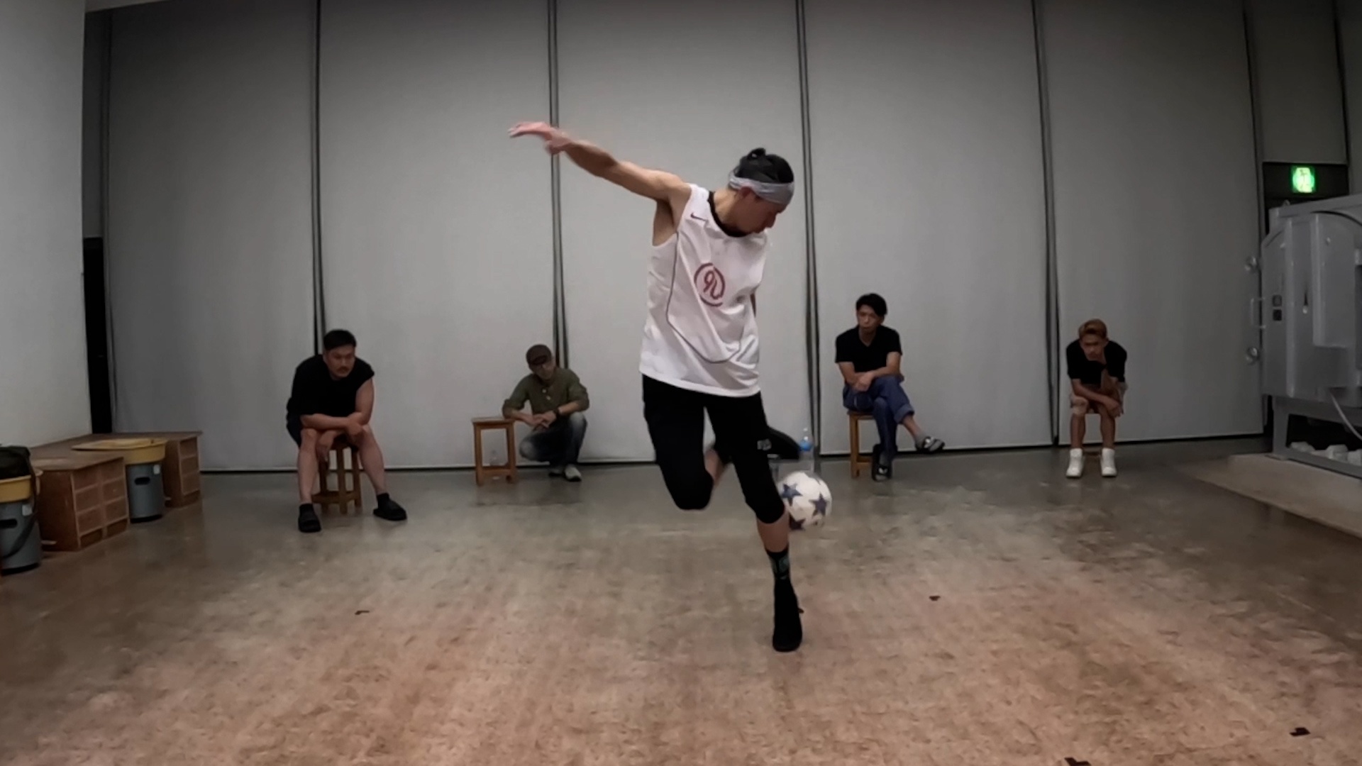 Video thumbnail for Most consecutive football slap tricks (male) - 191 by Junya Hitomi