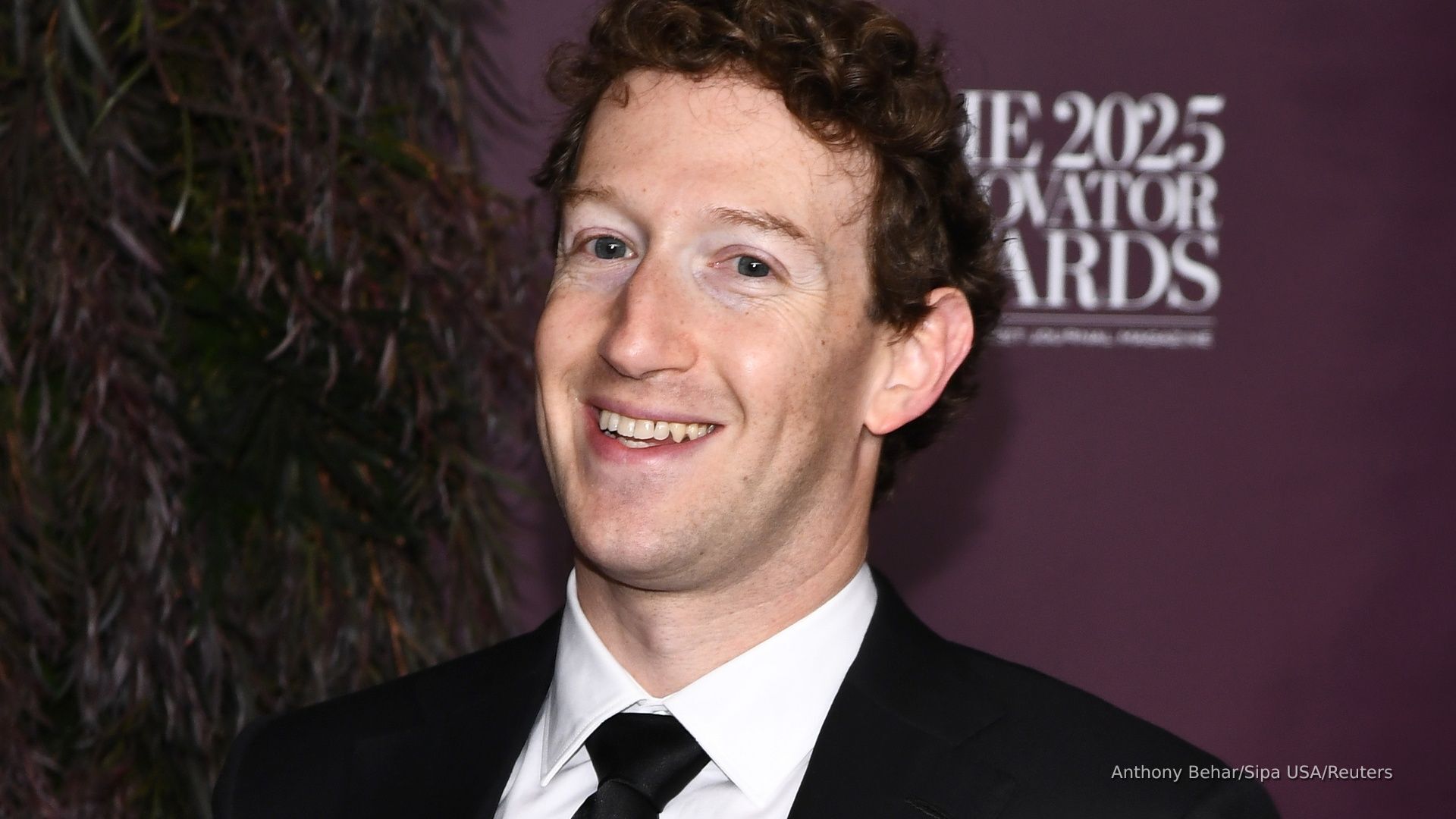 Video thumbnail for Senators want FTC, SEC investigation into Meta making billions on scam ads