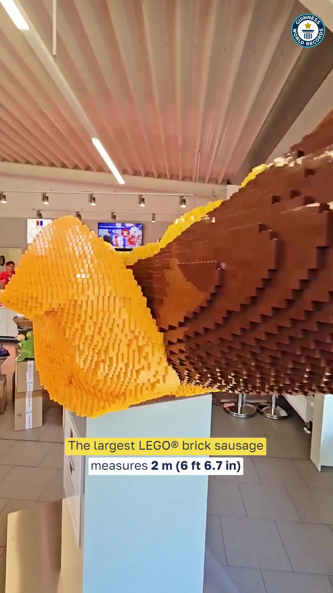 Video thumbnail for Largest LEGO brick sausage - 2 metres (6 ft 6.7 in) by Tommy Schmidt