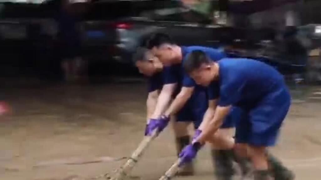 Video thumbnail for China's Guangxi deluged by floodwaters from upstream province
