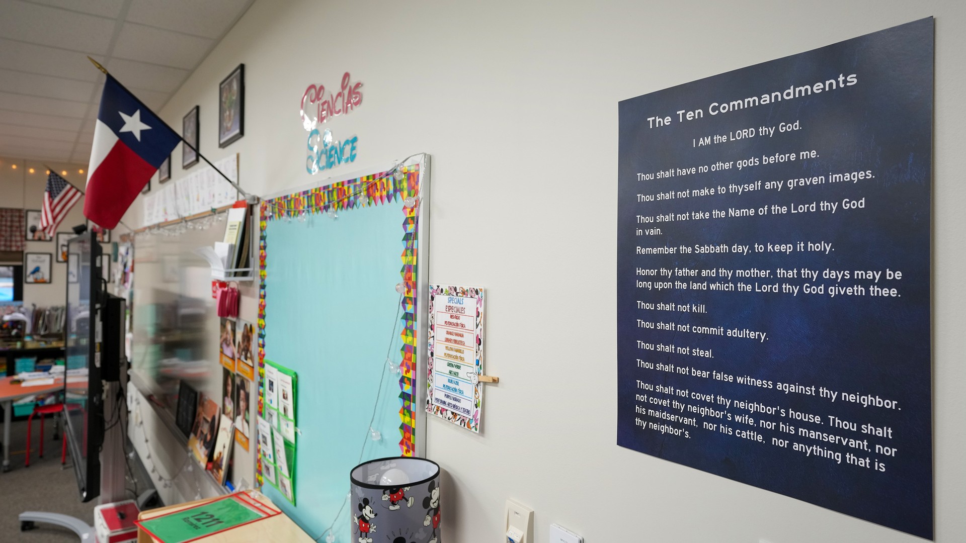 Video thumbnail for Court rules Texas can require Ten Commandments in classrooms