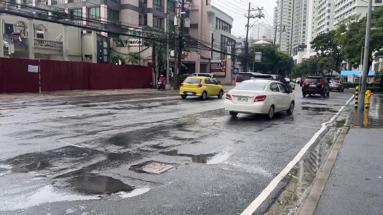Video thumbnail for Philippines: Over 380,000 residents affected by severe weather in Philippines.