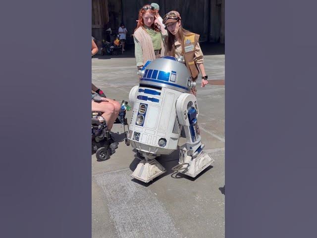 Video thumbnail for Racing R2-D2!