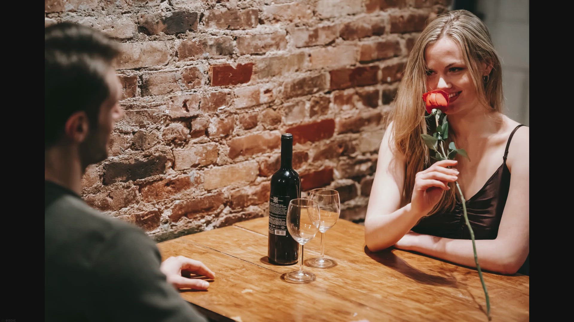 Video thumbnail for how to spot a narcissist on a first date