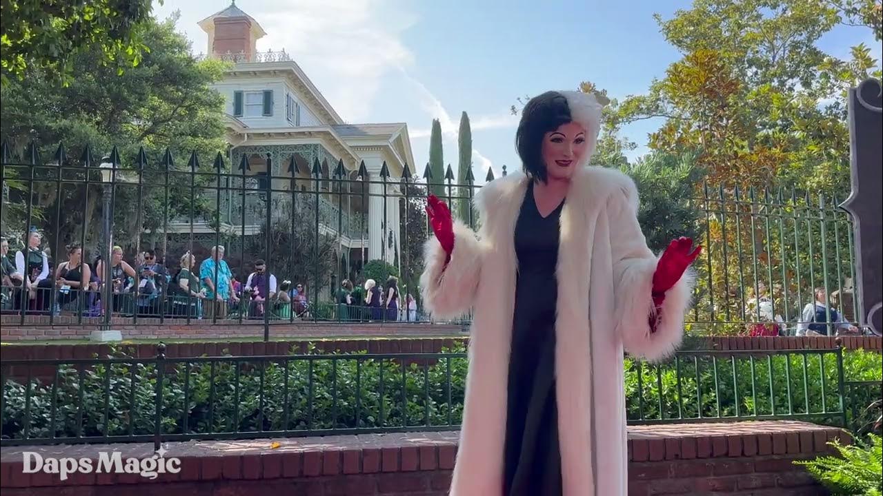 'Video thumbnail for Cruella at Haunted Mansion World Premiere at Disneyland Resort 4K'