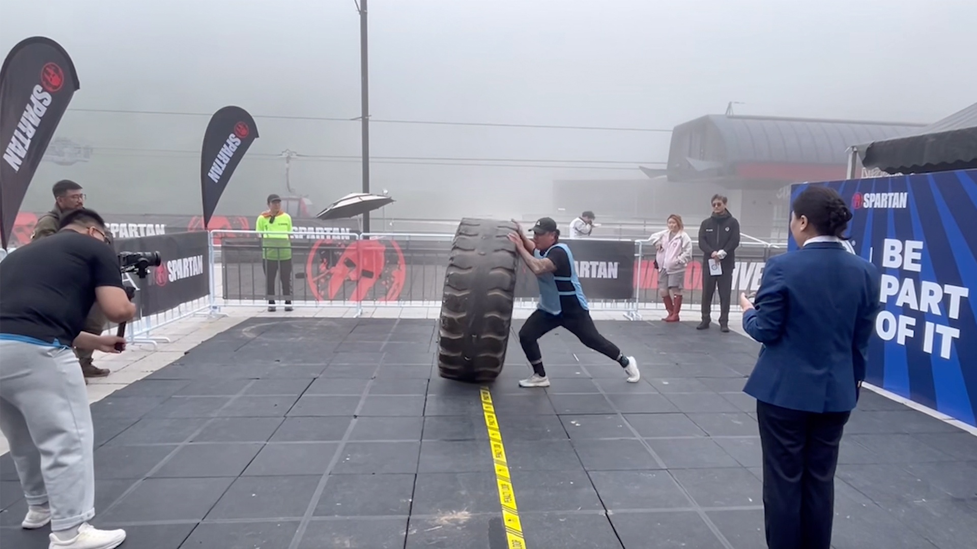 Video thumbnail for Most static tyre flips in one minute (male) - 14 by Yang Wei