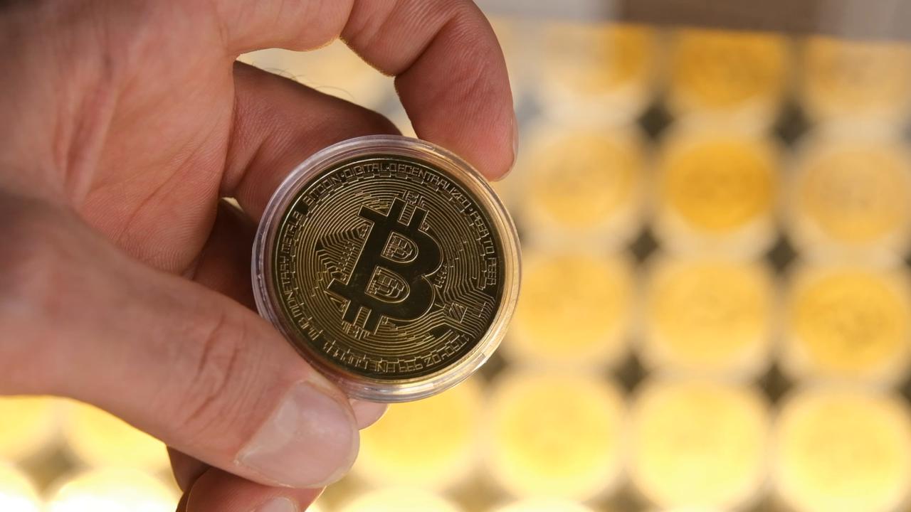 Video thumbnail for Türkiye: Bitcoin surges over 11%, tops $70,000 for 1st time in more than 2 months.