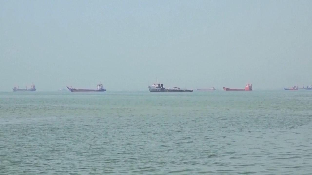 Video thumbnail for Iran: Iran to soon close "unauthorized routes" in Hormuz Strait: military advisor.
