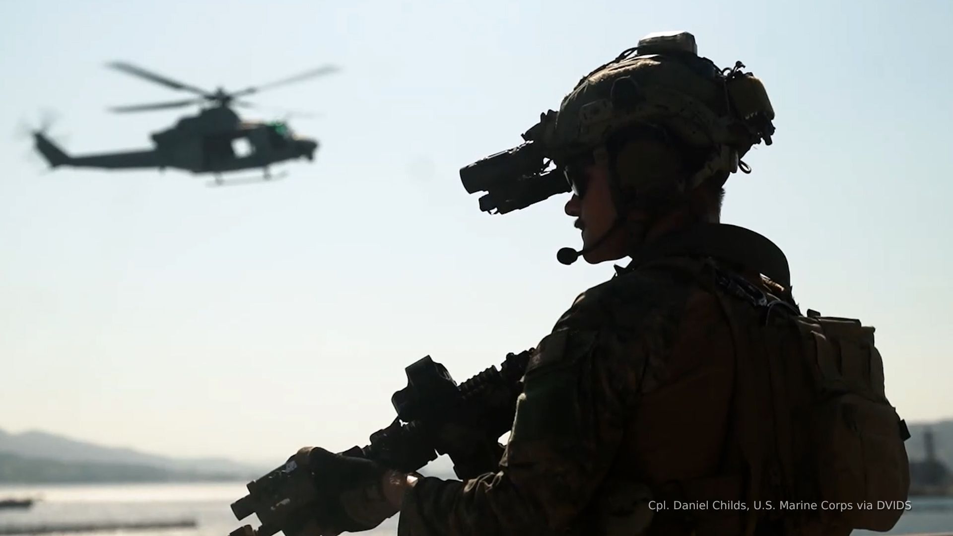 Video thumbnail for On the front lines of innovation at Modern Day Marine: Weapons and Warfare