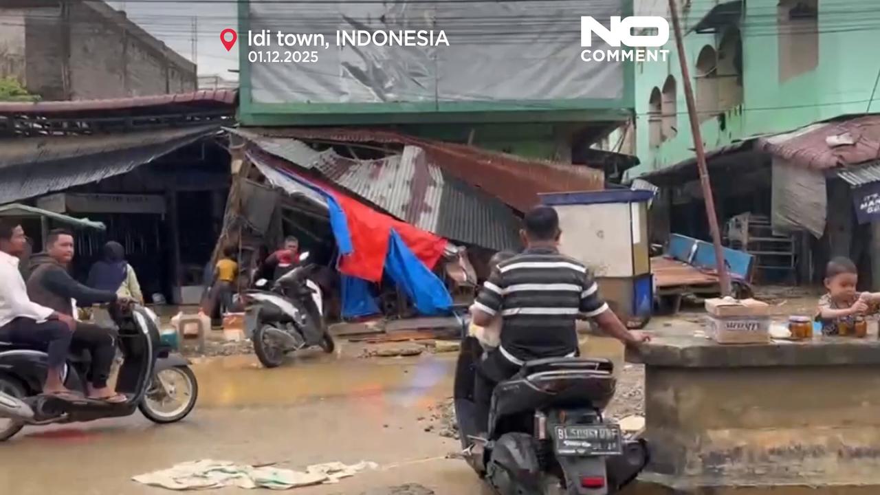 Video thumbnail for Indonesia floods cause severe damage to infrastructure