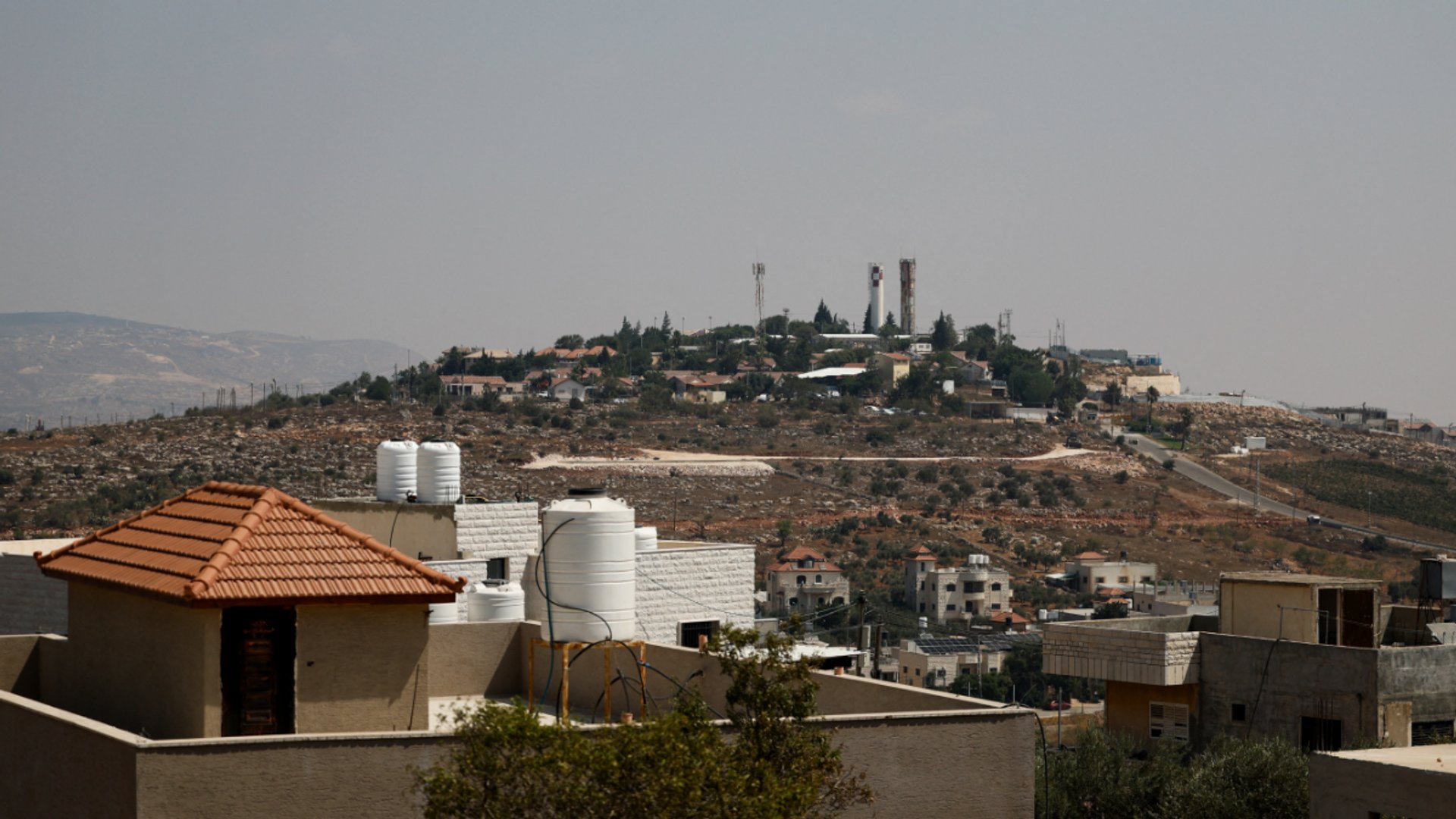 Video thumbnail for Netherlands protesters oppose trade with Israeli settlements as distribution centre challenges ban