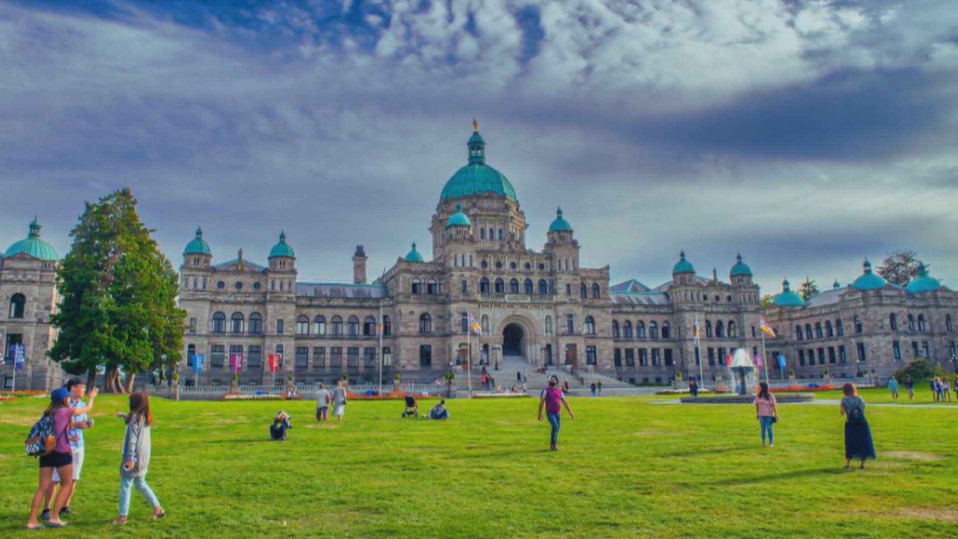 Video thumbnail for Discover the Enchanting Victoria Island: A Blend of Nature and Culture