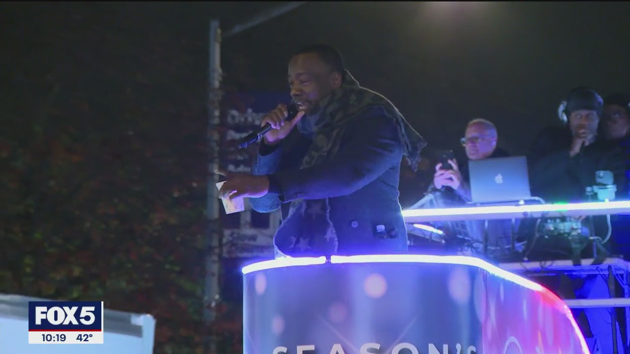 Video thumbnail for Harlem holiday lights parade dazzles with music, magic and community spirit
