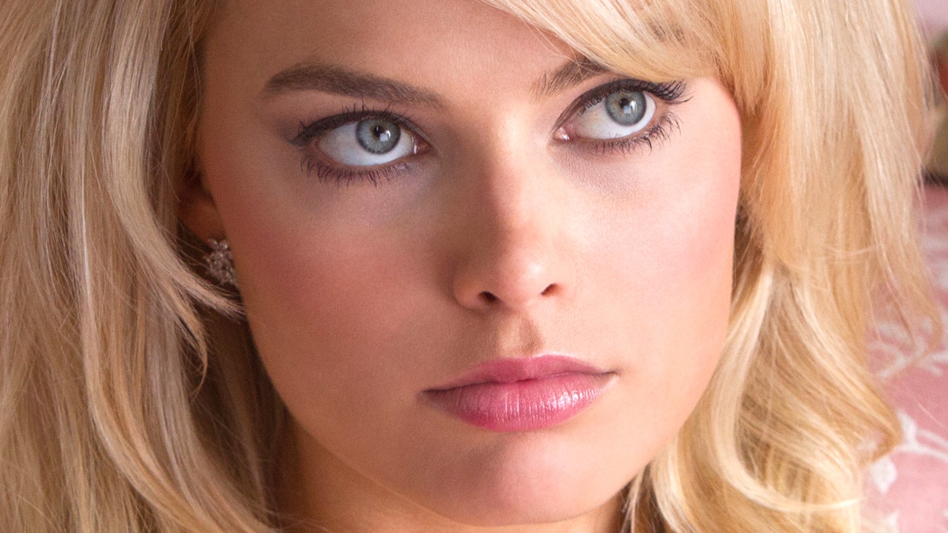 Video thumbnail for Margot Robbie Was Never The Same After The Wolf Of Wall Street