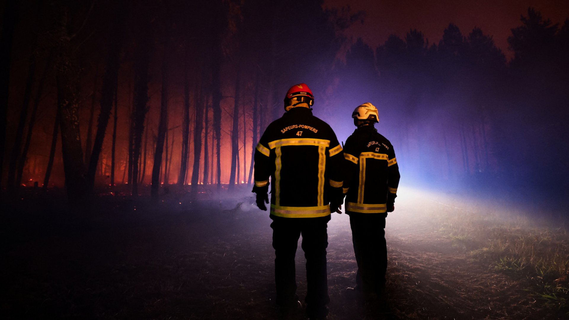 Video thumbnail for Europe battles wildfires as extreme heat fuels blazes across the continent