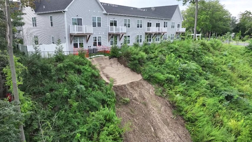 Video thumbnail for Glen Cove condo owner says home is teetering close to cliff's edge after rain causes severe erosion