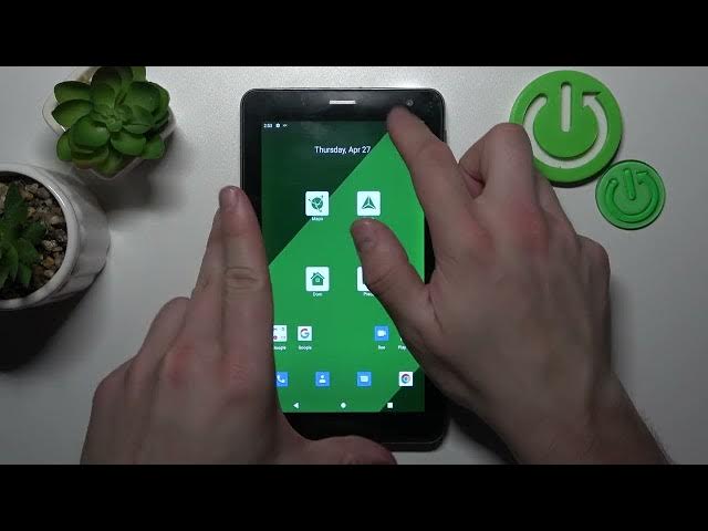 Video thumbnail for How to Turn Off Flashlight on NAVITEL T787 4G? - Disable Torch