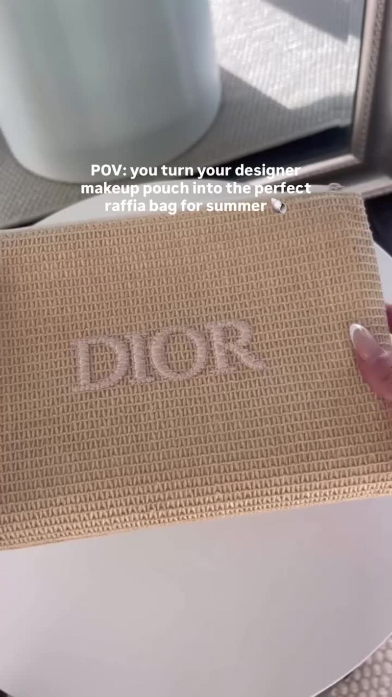 Video thumbnail for Designer Makeup Pouch Transformed into Chic Summer Raffia Bag