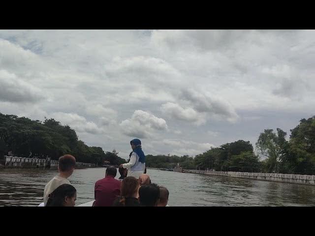 Video thumbnail for Suasana Santai Sungai Martapura #shorts #fyp #holiday