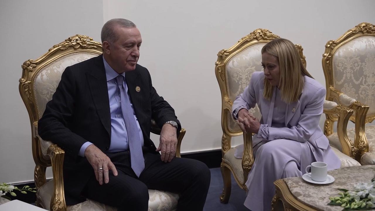 Video thumbnail for Türkiye: Hot mic catches Meloni telling G7 leaders she quit smoking months after Erdogan’s urging.