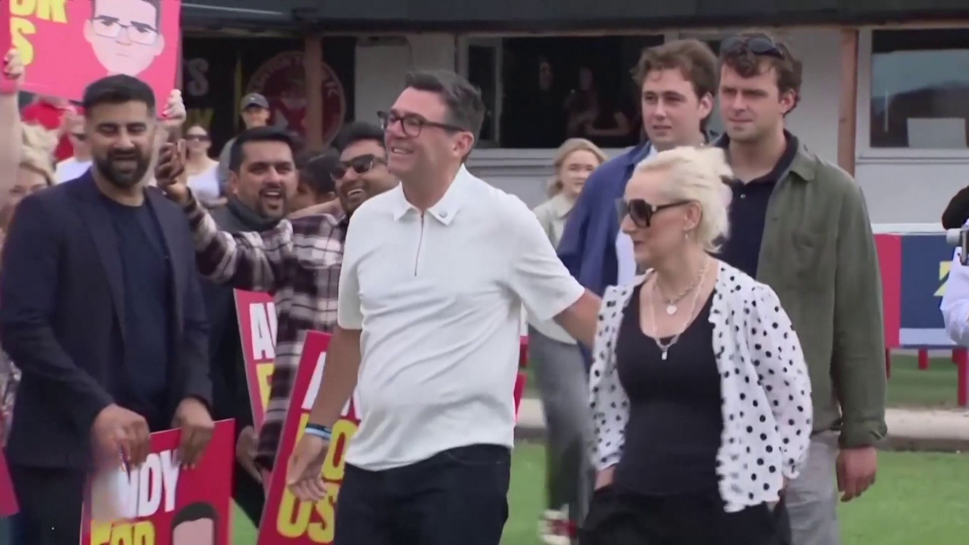 Video thumbnail for Labour leadership tensions grow after Burnham by-election win