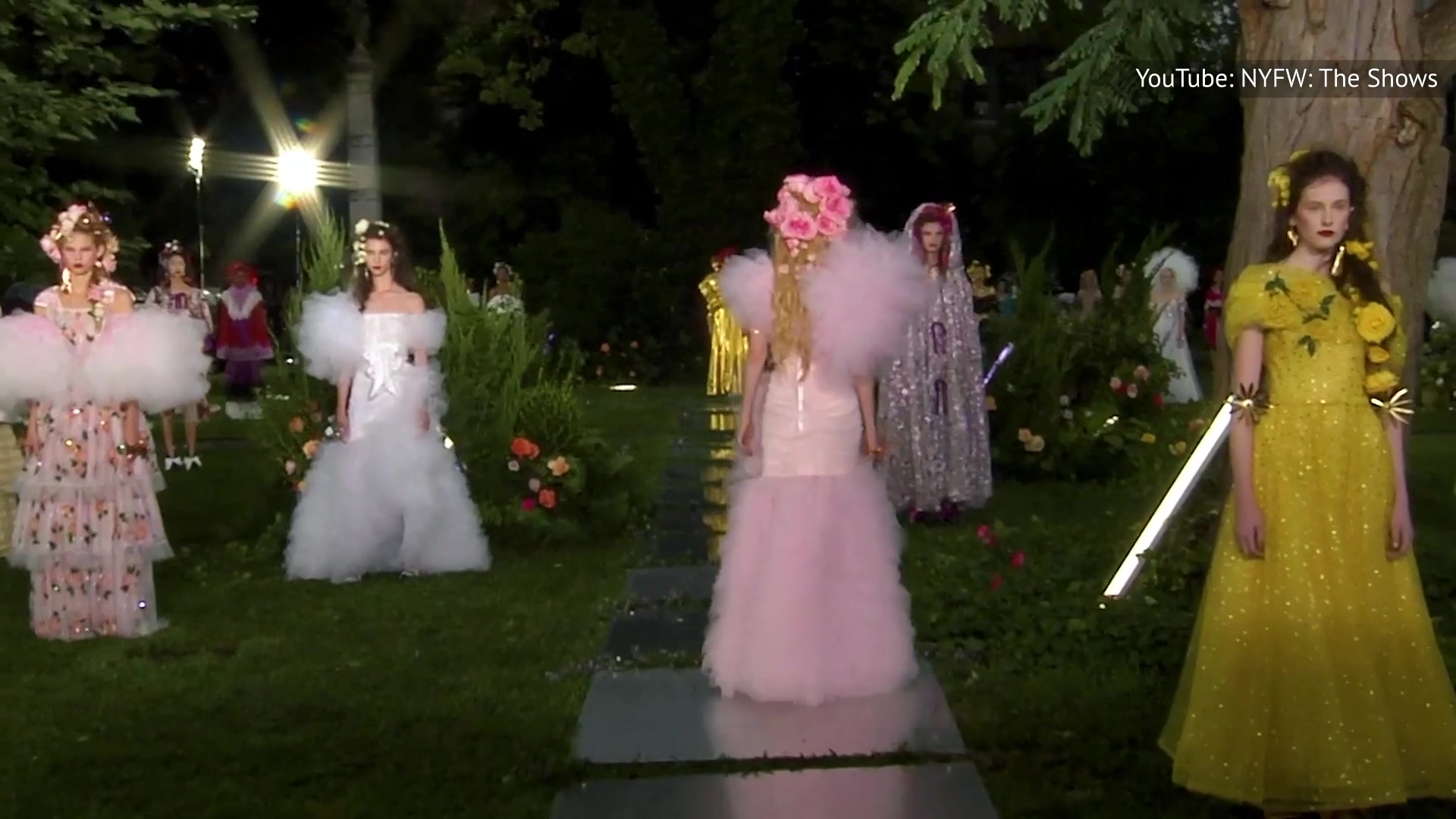 Video thumbnail for This Is What Ava Phillippe Looks Like Now