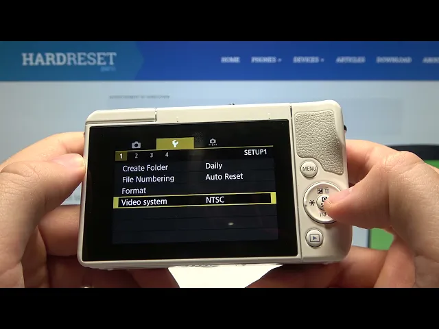 Video thumbnail for How to Change Icon Size on Canon EOS M10 - Bigger Menu Icons on Canon Mirrorless Camera