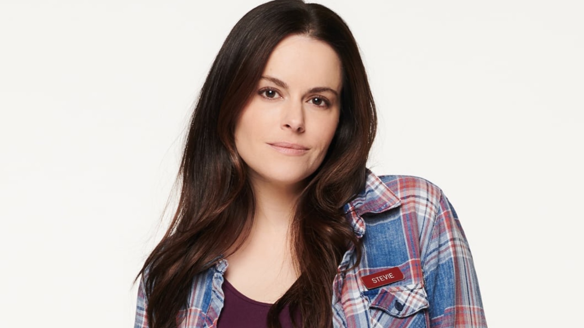 Video thumbnail for The Truth About The Actress Who Plays Schitt's Creek's Stevie