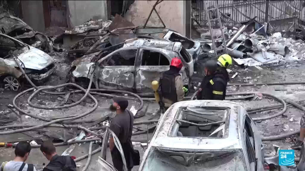 Video thumbnail for Russia and Ukraine exchange deadly overnight strikes