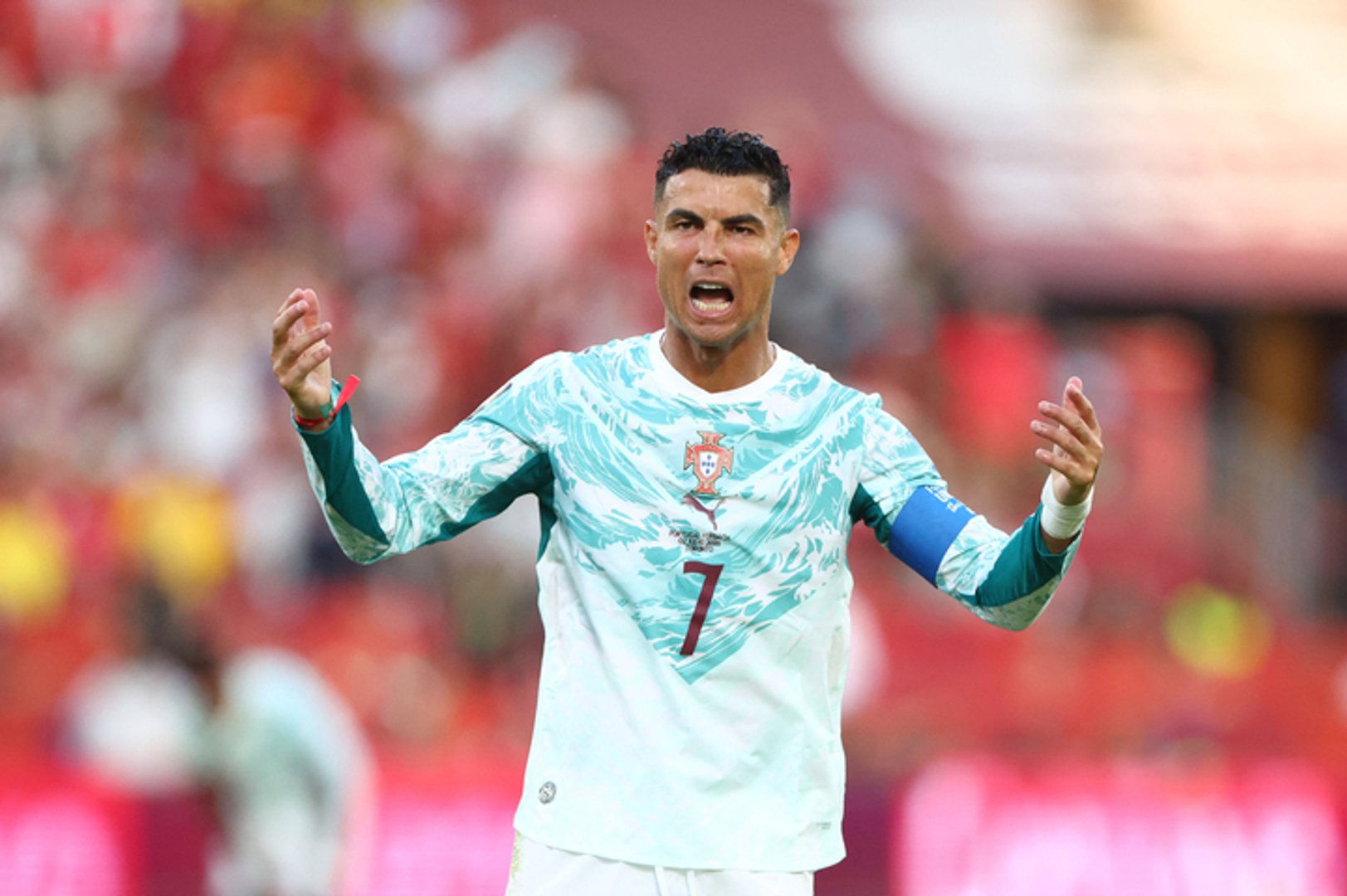 Video thumbnail for Ronaldo appears to say ‘Bismillah’ before penalty