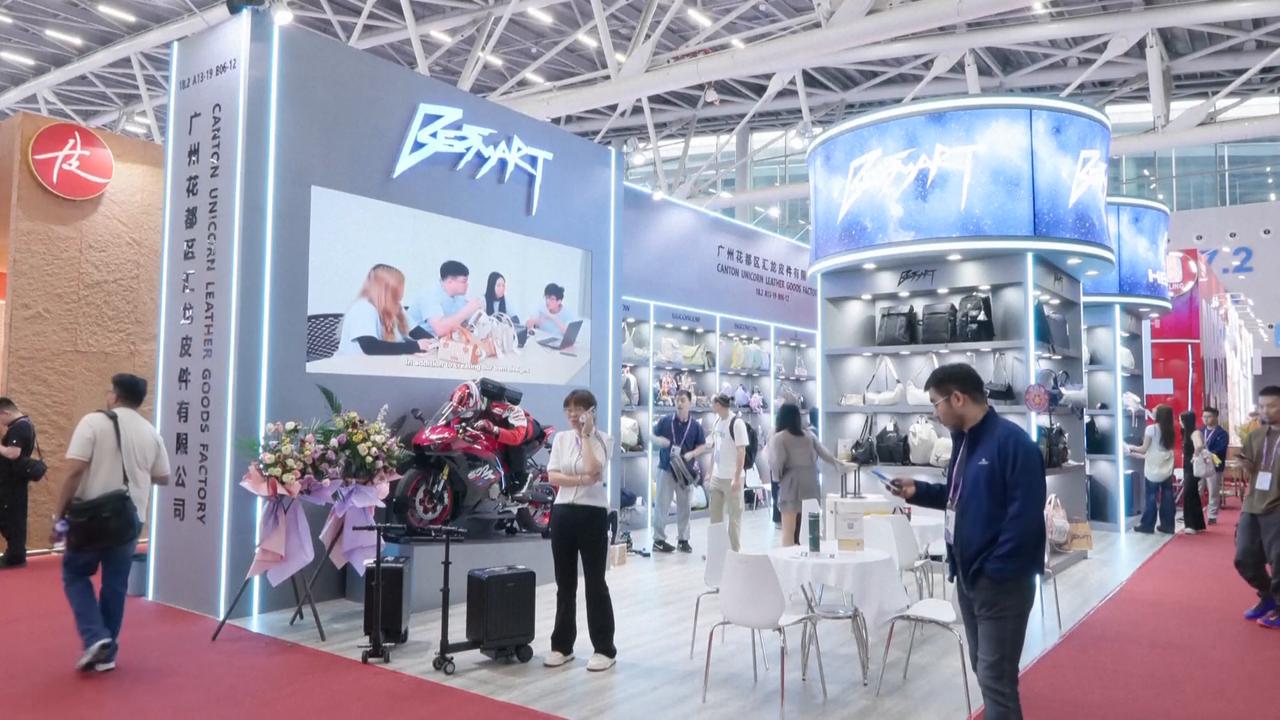 Video thumbnail for China: Canton Fair concludes with fruitful results for Chinese exhibitors, global buyers.