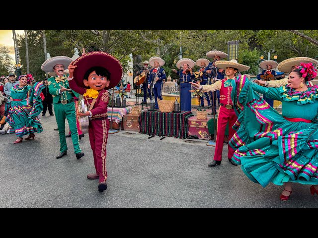 Video thumbnail for A Musical Christmas w/ Mariachi Alegría de Disneyland & Miguel! | Holidays at the Disneyland Resort