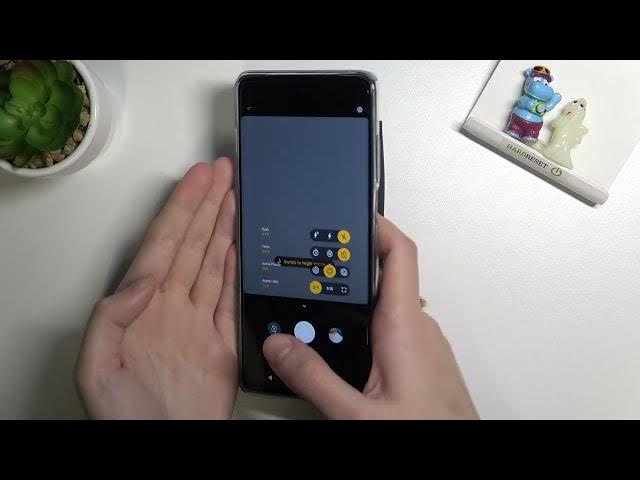 Video thumbnail for How to Take Active Photos in MOTOROLA Moto G200 5G – Live Photos