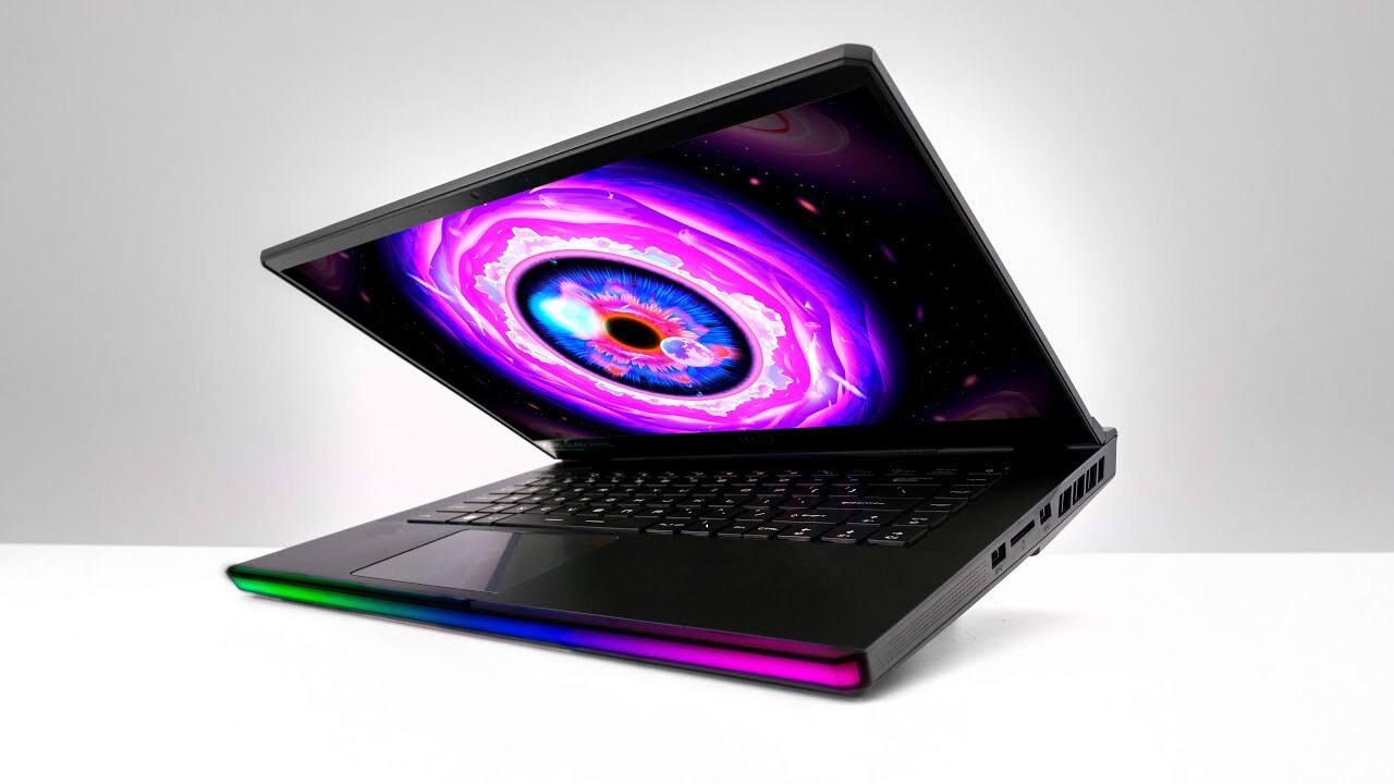 Video thumbnail for MSI Raider GE67 HX Gaming Laptop Unboxing