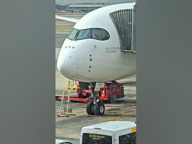 Video thumbnail for ✈️ ¿VALE LA PENA? De Múnich a Quito con IBERIA (CRJ-1000 y A350)