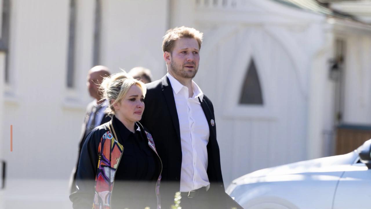 Video thumbnail for La mère de Hayden Panettiere accuse l'ex de la star de vol.
