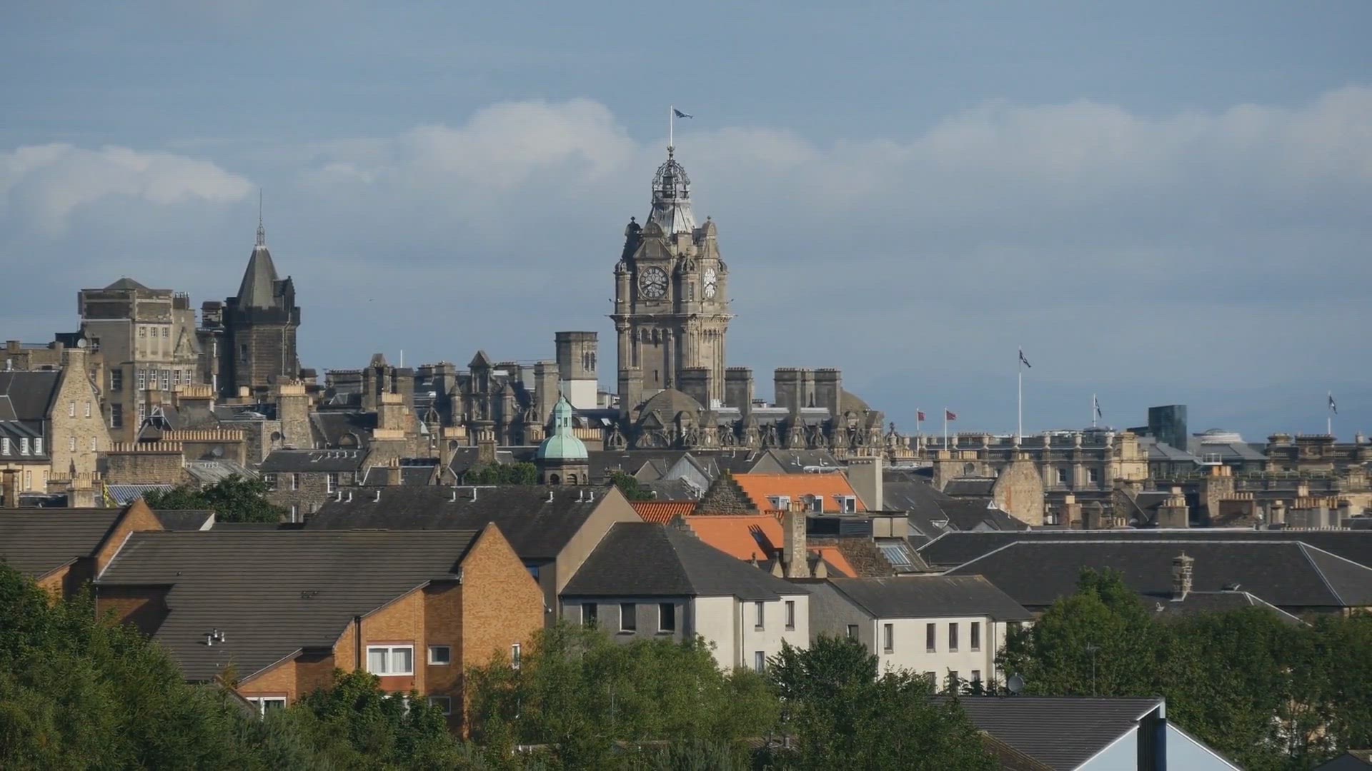 'Video thumbnail for Exploring Edinburgh's Climate: A Year-Round Guide'