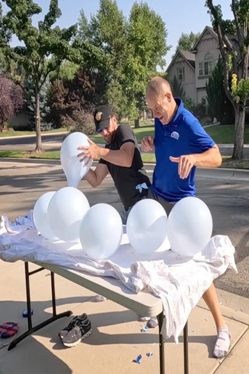 Video thumbnail for Fastest time to pop 10 balloons between two people  7.49 seconds by Jonathan Hannon and David Rush