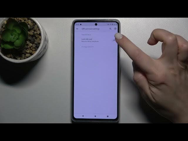 Video thumbnail for How to Protect MOTOROLA Edge 20 Pro SIM Card – SIM-Lock with PIN