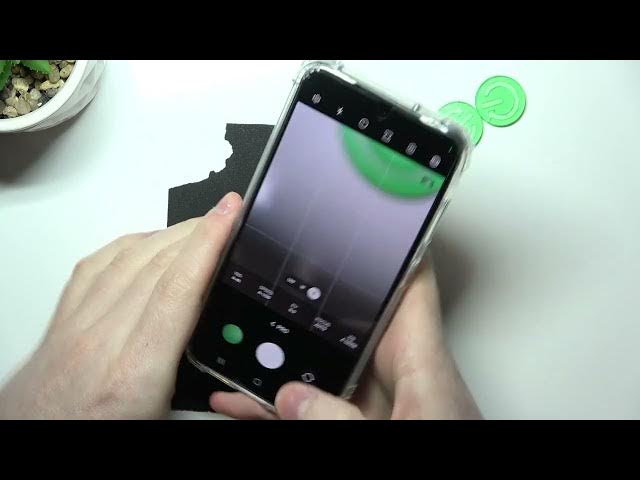 Video thumbnail for How to Take Macro Photos on Samsung Galaxy S23 - Telephoto Mode