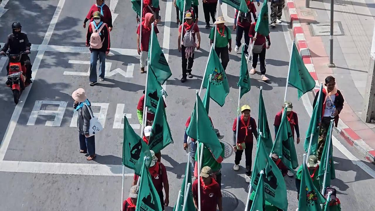 Video thumbnail for Thailand: Bangkok Rally IMF World Bank Meetings 35.