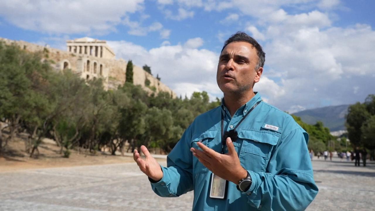 Video thumbnail for Greece: Direct flights boost travel between China, Greece.