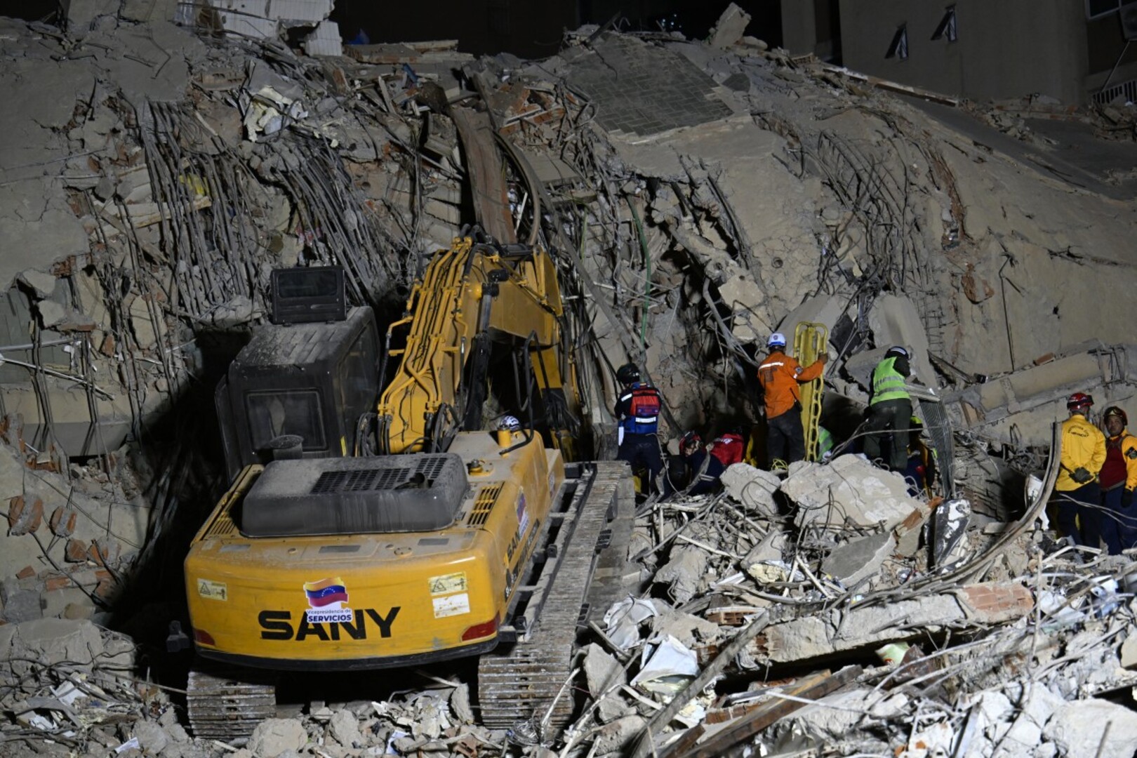 Video thumbnail for Solidarity with Venezuela: Search and rescue teams prepare to leave Colombia