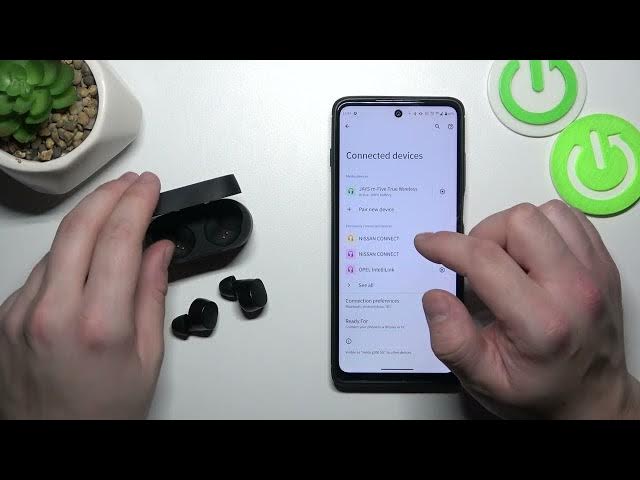 Video thumbnail for How to Check the Battery Level in JAYS M-Five Headphones