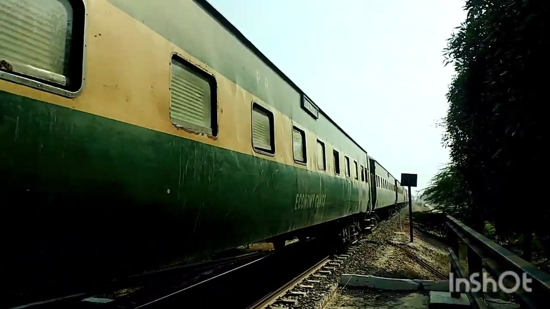 Video thumbnail for The number one train in the world#youtuber #yt #pakistanrailway #youtubevideo @MuhammadjavedJD141